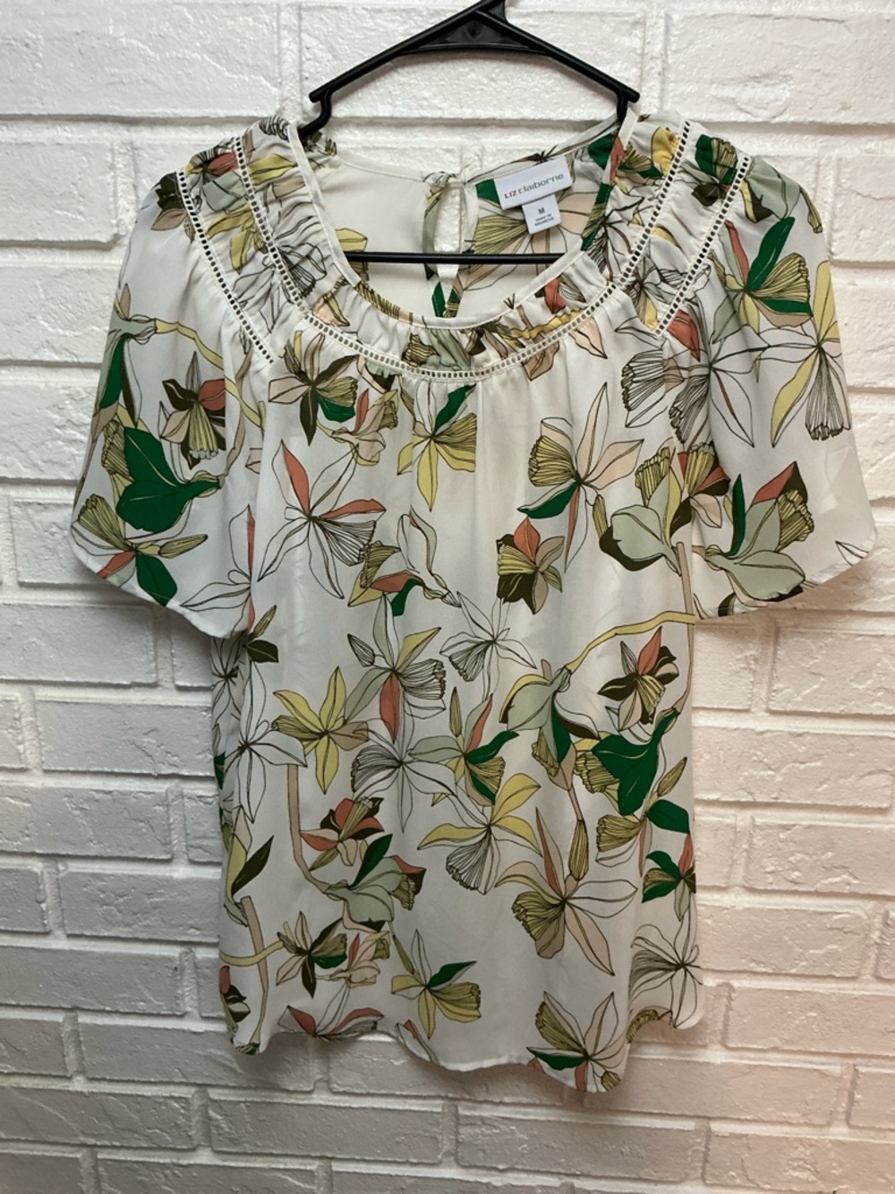 Liz Claiborne Floral Top Flutter Sleeve Ladder Lace Trim Size M